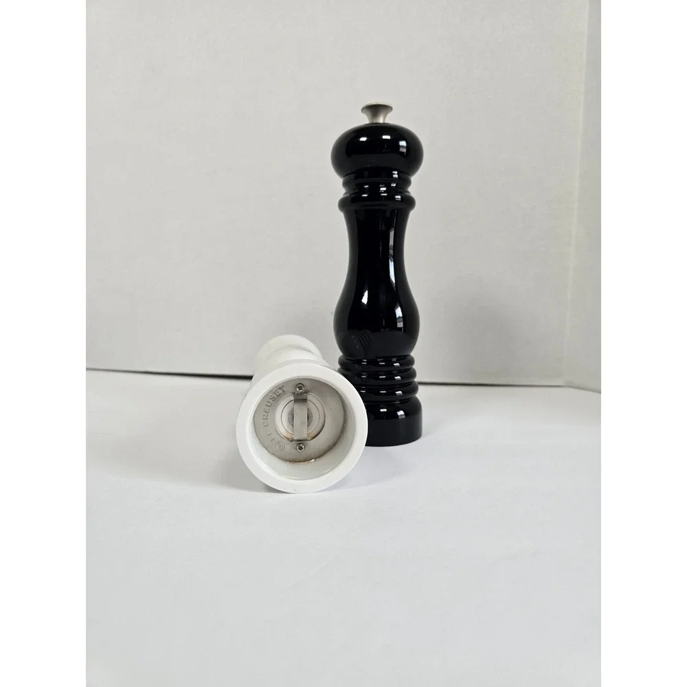 Le Creuset Salt and Pepper Mill Set Black and White Ceramic Grinder 8 Inch